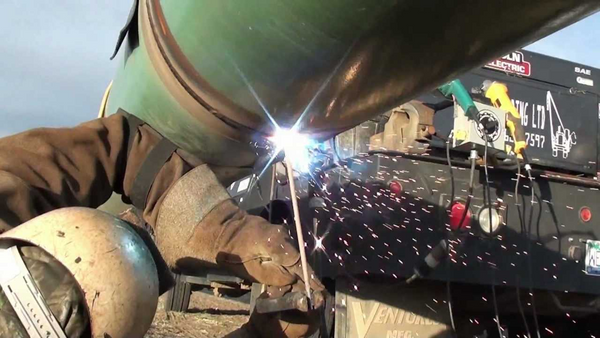 Pipeline Welding: How to Become a Pipeline Welder